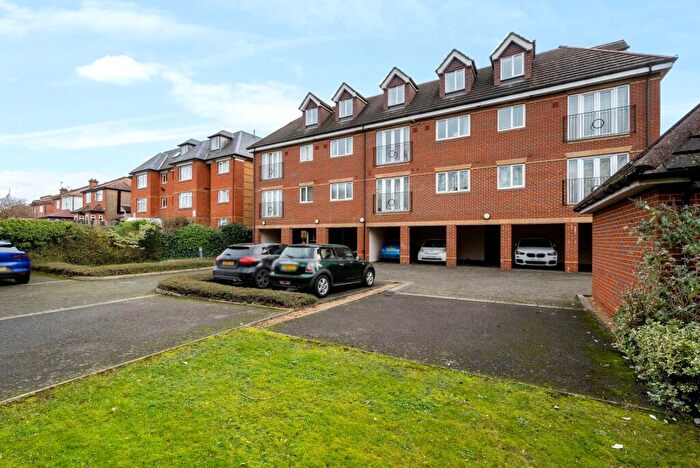 2 Bedroom Apartment To Rent In Phoenix Court, Dukes Avenue, New Malden, KT3