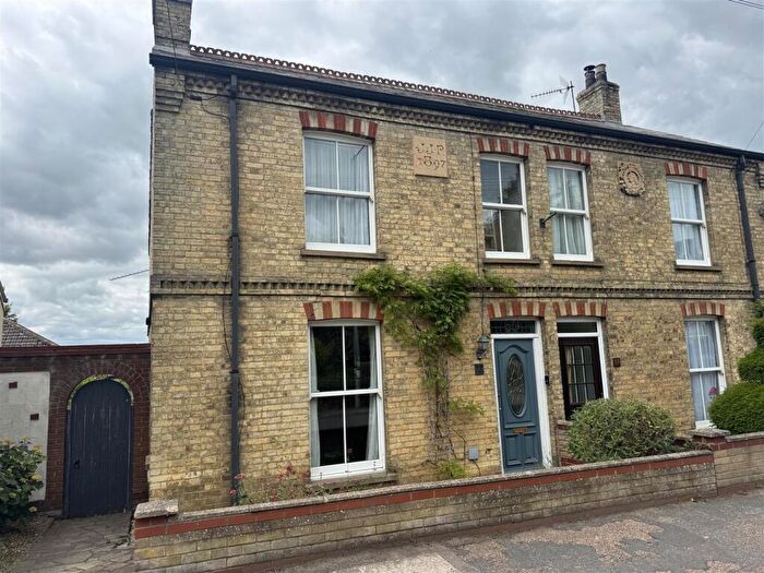 3 Bedroom Semi-Detached House For Sale In London Road, Downham Market, PE38