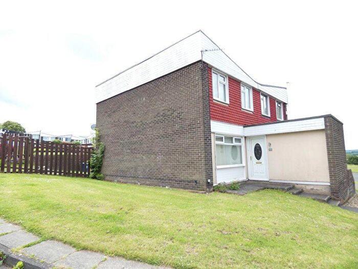 3 Bedroom Semi-Detached House For Sale In Woodford, Gateshead, Tyne And Wear, NE9