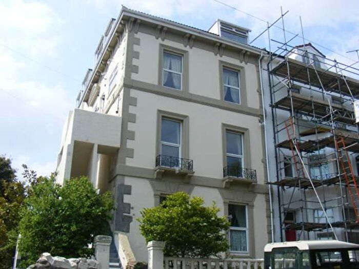 2 Bedroom Flat To Rent In Upper Kewstoke Road, Weston-super-Mare, North Somerset, BS23