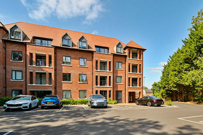 1 Bedroom Flat For Sale In Farrier Place, North Kingston, Kingston Upon Thames, KT2