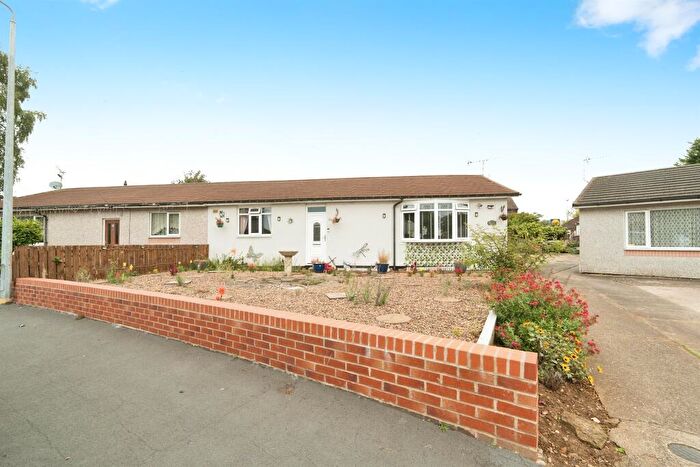 3 Bedroom Semi-Detached Bungalow For Sale In Derwent Road, Scunthorpe, DN16