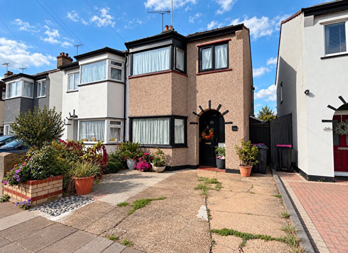 3 Bedroom Semi-Detached House For Sale In Wentworth Road, Southend-on-Sea, Essex, SS2