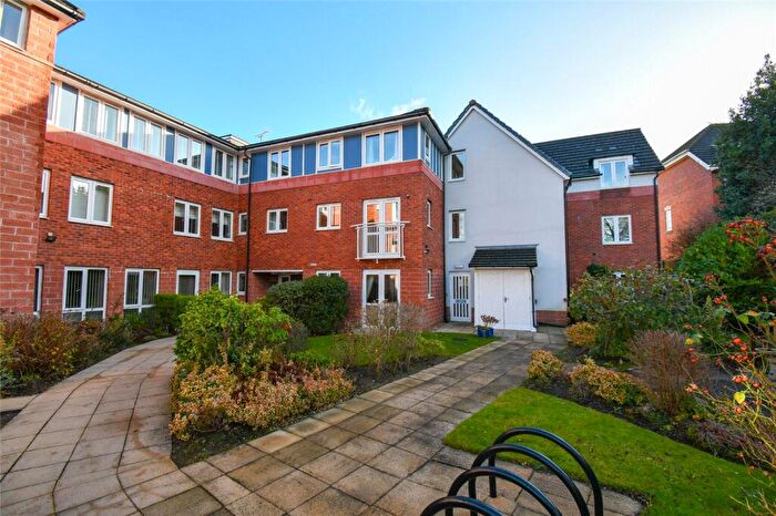 1 Bedroom Flat For Sale In Telegraph Road, Heswall, Wirral, CH60