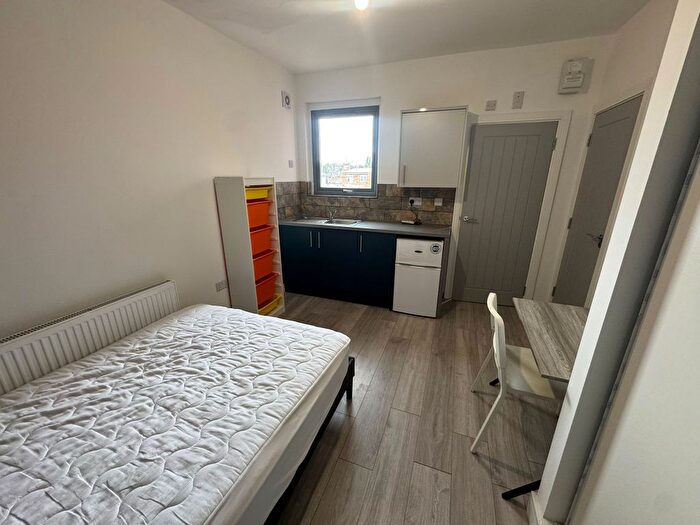Studio To Rent In Avondale Road, Luton, Bedfordshire, LU1