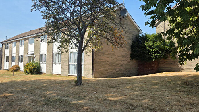 2 Bedroom Apartment For Sale In Park Lane, Southam, CV47
