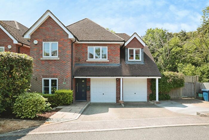 5 Bedroom Detached House For Sale In Dell Close, Chesham, HP5