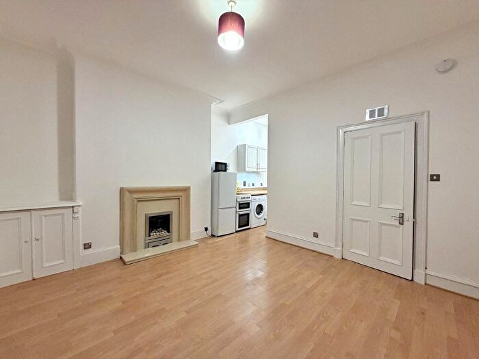 1 Bedroom Flat To Rent In Ground Floor Left, Hardgate, Aberdeen, AB11