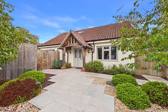 3 Bedroom Detached House For Sale In Finchampstead Road, Wokingham, Berkshire, RG41