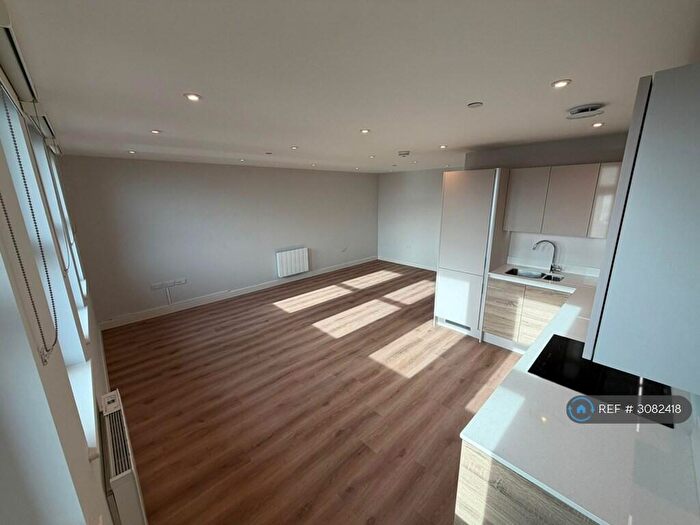 2 Bedroom Flat To Rent In Richmond House, Bournemouth, BH2