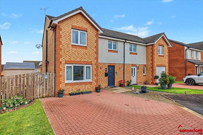 4 Bedroom Semi-Detached House For Sale In Fenton Place, Lindsayfield, East Kilbride, G75