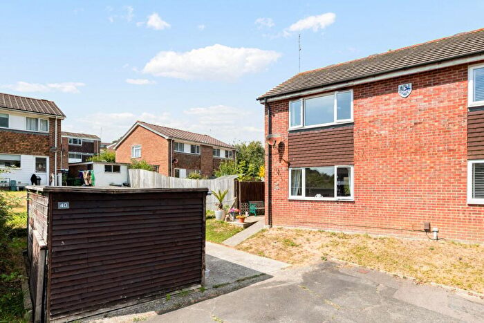 2 Bedroom Semi-Detached House For Sale In Darnley Close, Folkestone, CT20