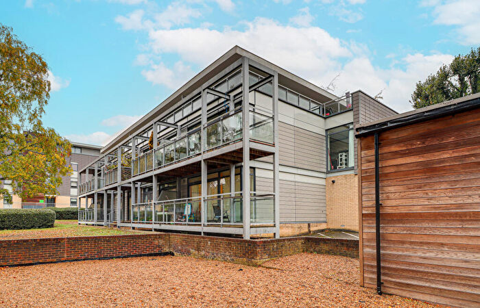 1 Bedroom Flat For Sale In Newsom Place, Manor Road, St. Albans, AL1