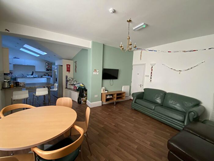 6 Bedroom House To Rent In Dartmouth Road - Bed, Selly Oak, West Midlands, B29