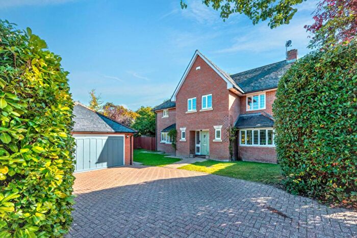 5 Bedroom Detached House For Sale In Old Garden Court, Chartham, CT4