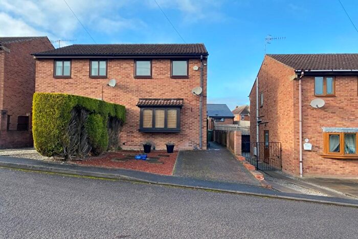 2 Bedroom Semi-Detached House To Rent In Thorpe Close, Chesterfield, Derbyshire, S41