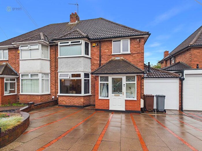 3 Bedroom Semi-Detached House For Sale In Blandford Avenue, Castle Bromwich, B36
