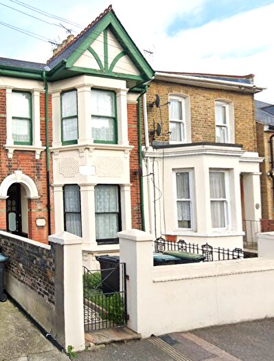 5 Bedroom Terraced House For Sale In Darnley Street, Gravesend, DA11