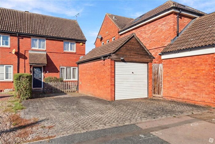 3 Bedroom Semi-Detached House For Sale In Abbotsleigh Road, South Woodham Ferrers, Chelmsford, Essex, CM3