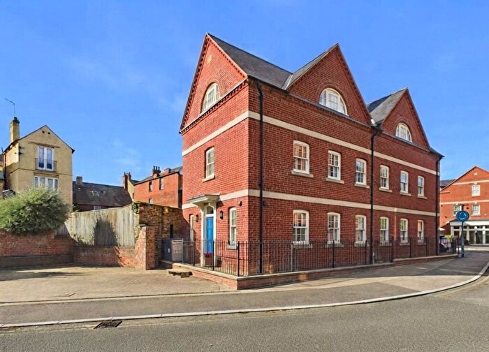 4 Bedroom Town House For Sale In Moat Lane, Towcester, NN12