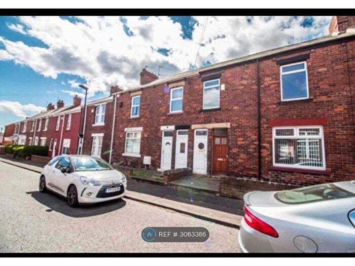 2 Bedroom Flat To Rent In Model Dwellings, Washington, NE38