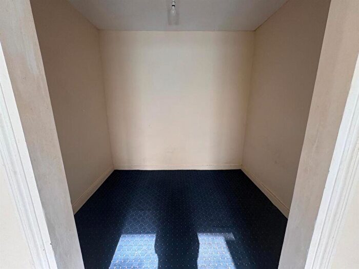 2 Bedroom Apartment To Rent In Cowper Street - The Mounts -, NN1