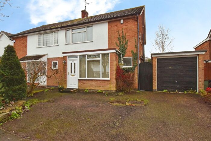 3 Bedroom Semi-Detached House For Sale In Ash Tree Road, Oadby, Leicester, LE2
