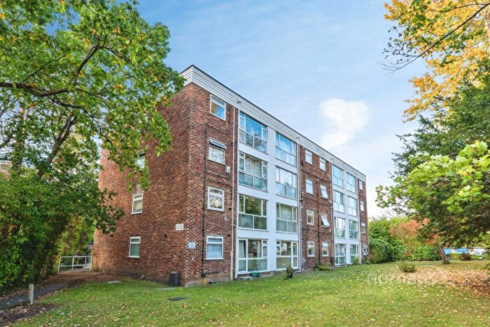 2 Bedroom Flat To Rent In The Cloisters, Frimley, Camberley, GU16
