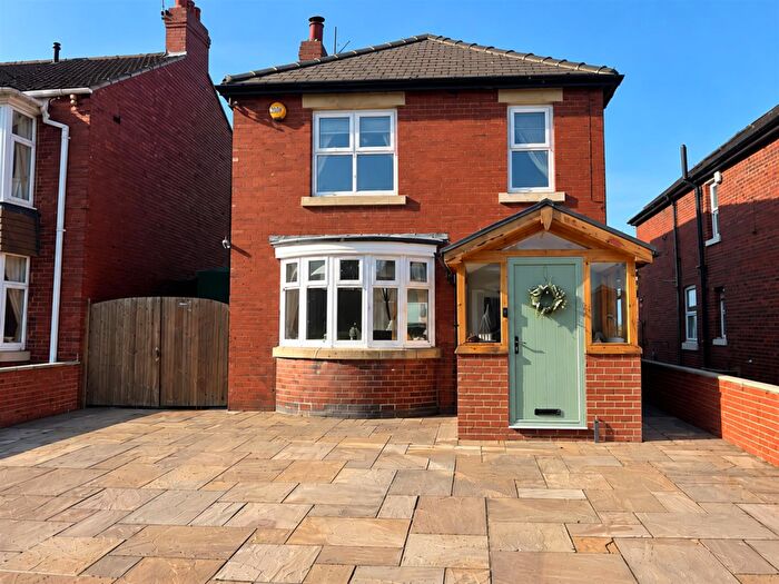 5 Bedroom Detached House For Sale In Summer Lane, Royston, Barnsley, S71