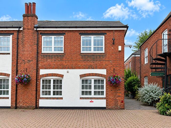1 Bedroom Flat To Rent In The Old Printworks, Staple Gardens, Winchester, SO23