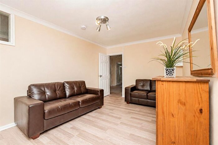 4 Bedroom House To Rent In Wellman Croft, Birmingham, B29