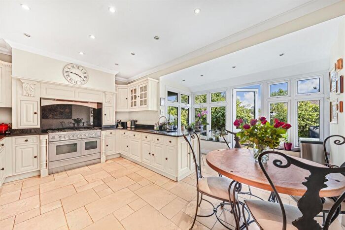 4 Bedroom Semi-Detached House For Sale In Warren Pond Road, North Chingford, E4