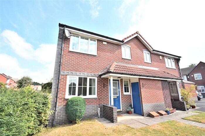 1 Bedroom Town House For Sale In Mead Grove, Leeds, West Yorkshire, LS15