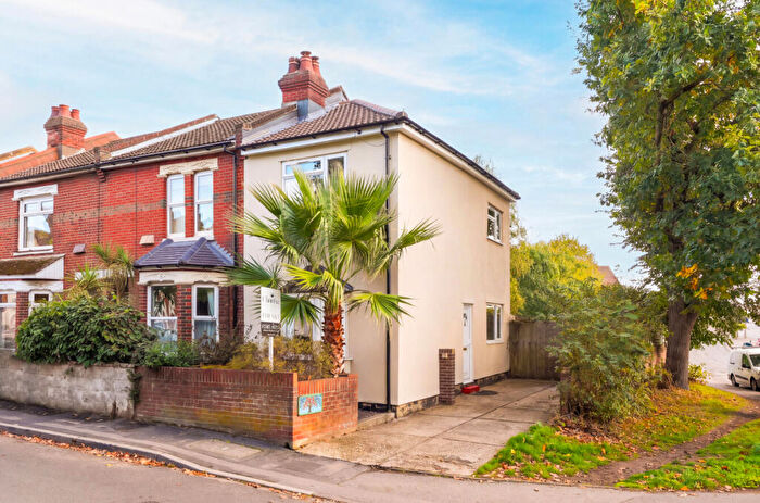 3 Bedroom End Of Terrace House For Sale In Foundry Lane, Freemantle, Southampton, Hampshire, SO15