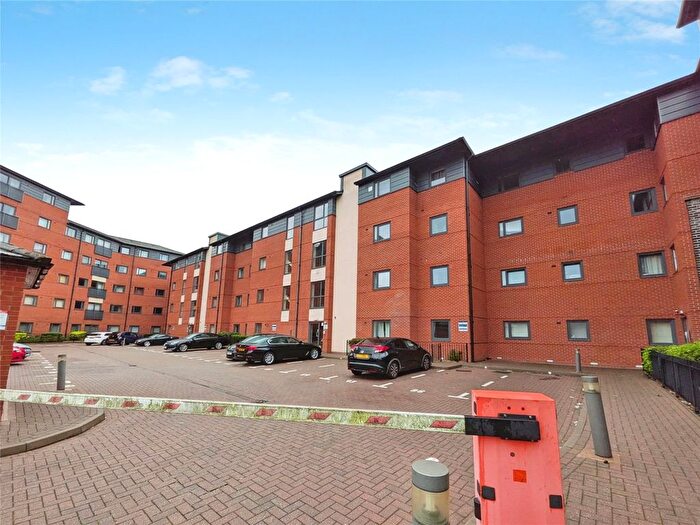 2 Bedroom Flat To Rent In Broad Gauge Way, Wolverhampton, West Midlands, WV10