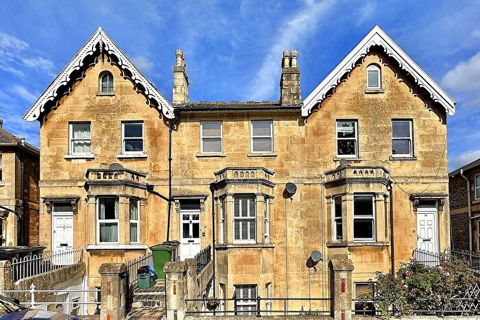 2 Bedroom Maisonette For Sale In Lower Oldfield Park, Bath, BA2