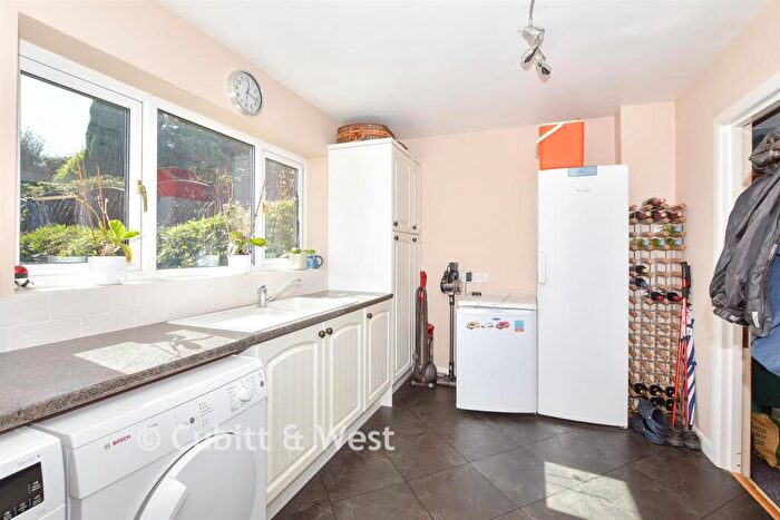 4 Bedroom Detached House For Sale In Woods Hill Lane, Ashurst Wood, East Grinstead, West Sussex, RH19