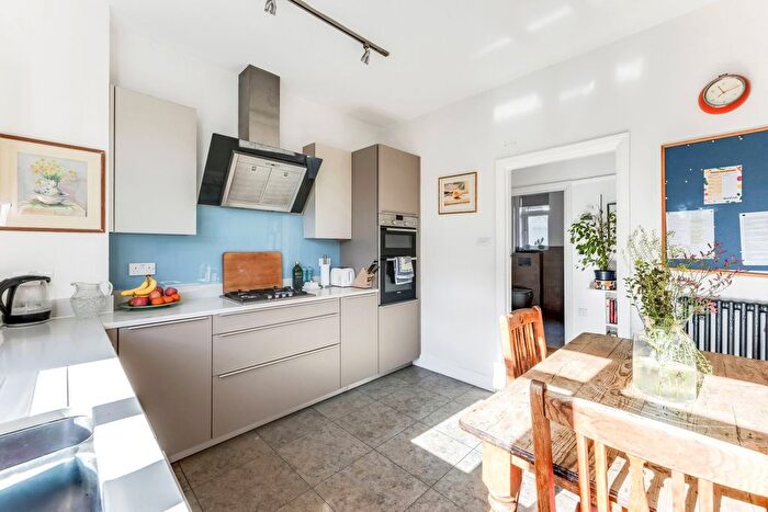 3 Bedroom Flat For Sale In Cholmley Gardens, West Hampstead, London, NW6