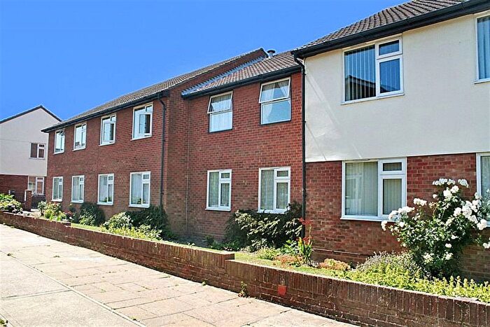 1 Bedroom Flat To Rent In Havencroft Court, Walton On The Naze, CO14