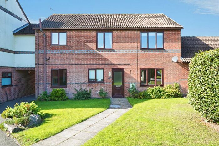 2 Bedroom Flat For Sale In Birch Close, Markfield, Leicestershire, LE67
