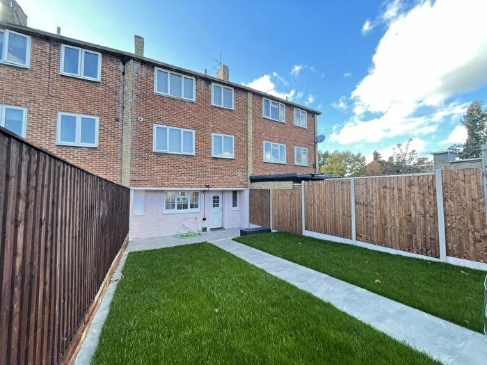 4 Bedroom House To Rent In Long John, Hemel Hempstead, HP3