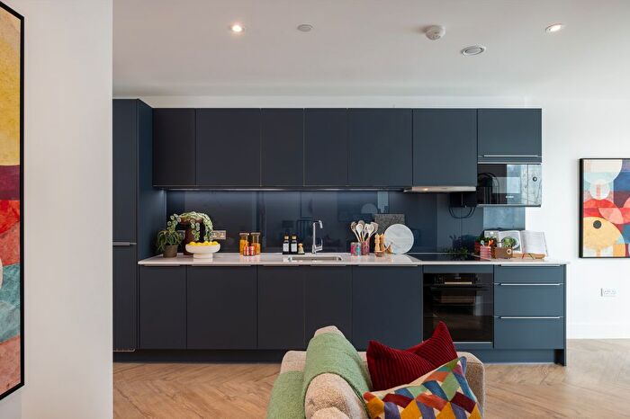 Studio For Sale In Upper East, Bromley By Bow, E3