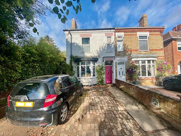4 Bedroom Semi-Detached House For Sale In Oundle Road, Woodston, Peterborough, PE2