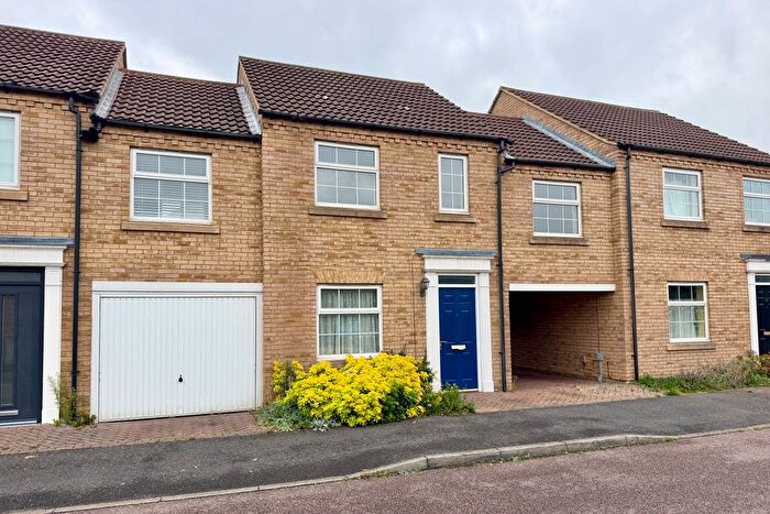 3 Bedroom Link Detached House To Rent In Chapman Way, Eynesbury, PE19