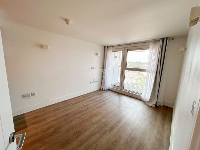 1 Bedroom Flat For Sale In Station Road, Edgware, HA8