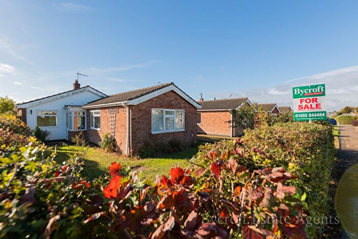 4 Bedroom Detached Bungalow For Sale In Cedar Close, Martham, Great Yarmouth, NR29