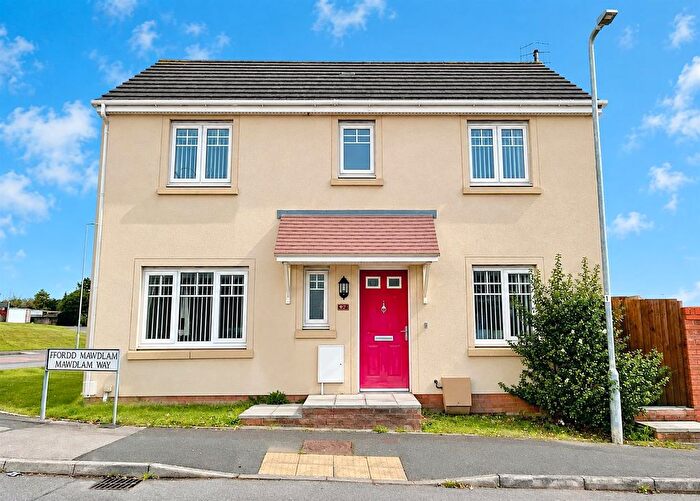 3 Bedroom Detached House For Sale In Mawdlam Way, North Cornelly, Bridgend, CF33