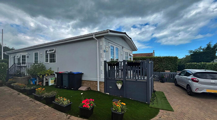 2 Bedroom Park Home For Sale In Rhododendron Close, Reculver, Herne Bay, CT6
