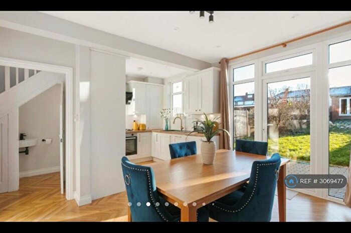 3 Bedroom Terraced House To Rent In Aviemore Way, Beckenham, BR3