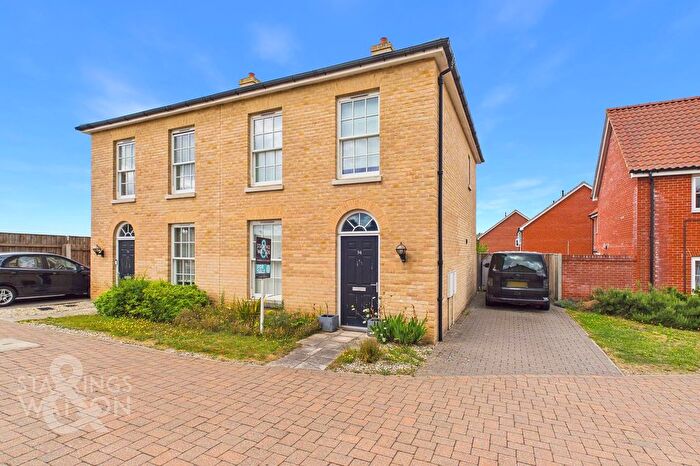 3 Bedroom Semi-Detached House For Sale In Oak Avenue, Loddon, Norwich, NR14